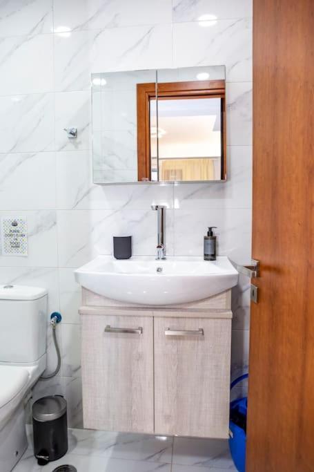 Studio Apartment With All Amenities In Kolonaki Athen Exterior foto