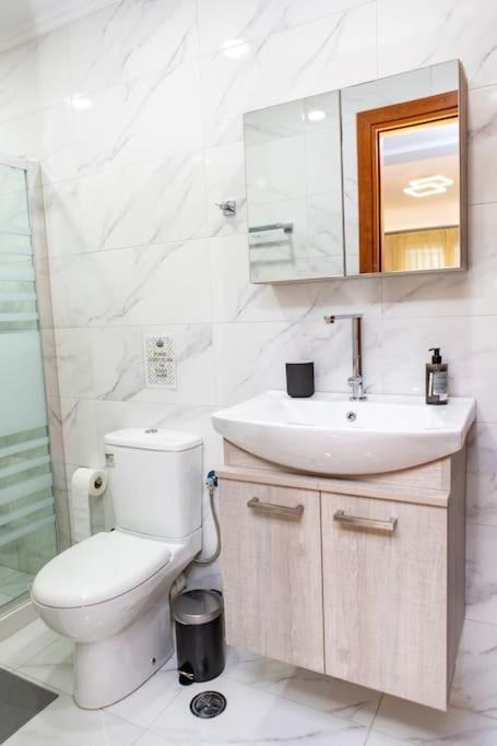 Studio Apartment With All Amenities In Kolonaki Athen Exterior foto